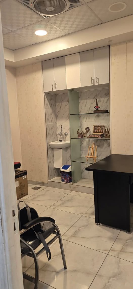 4-Bedroom Apartment for Sale in Al-Mujtahid, Damascus · 130 m²