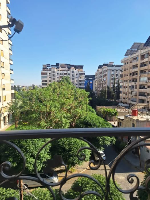 شقة للإيجار في كفرسوسة – غرفتان وصالون