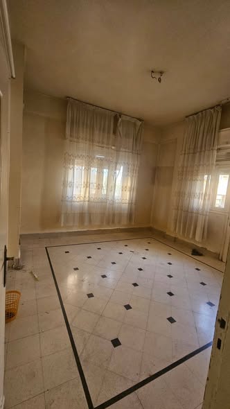 5-Bedroom Apartment for Sale in Rukn al-Din, Damascus · 180 m² — photo 3