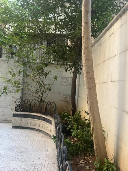 2-Bedroom Apartment for Rent in Al-Mazraa, Damascus · 180 m² — photo 2