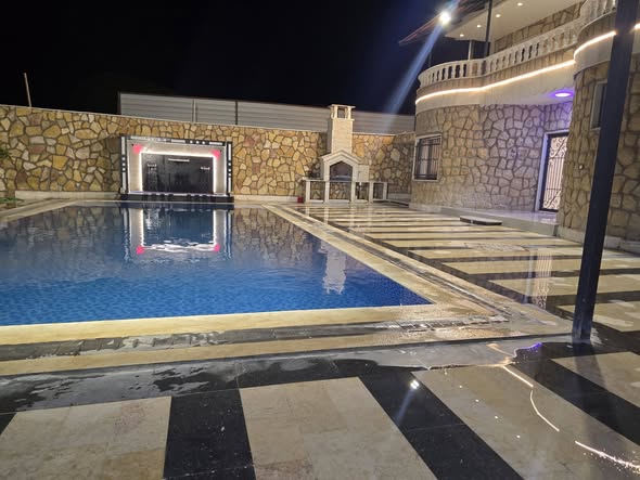 فيلا للإيجار في الزبداني