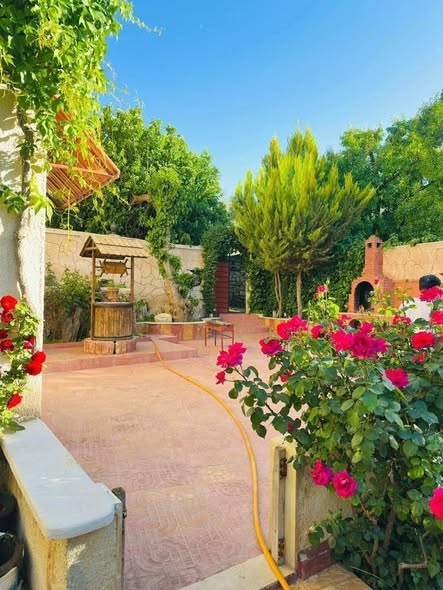 فيلا للإيجار في الزبداني – 4 غرف وصالون