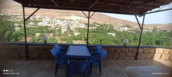 فيلا للإيجار في الزبداني – 3 غرف وصالون