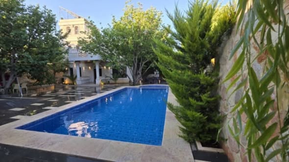 مزرعة للإيجار اليومي في تكية – الزبداني – 3 غرف نوم ومسبح