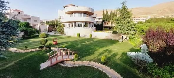 فيلا للإيجار اليومي في كروم مضايا – 5 غرف نوم ومسبح