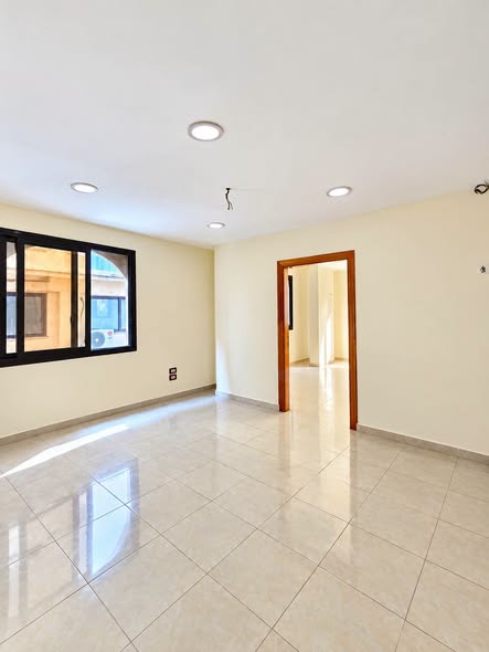 Office for Rent in Latakia · 50 m² — photo 2