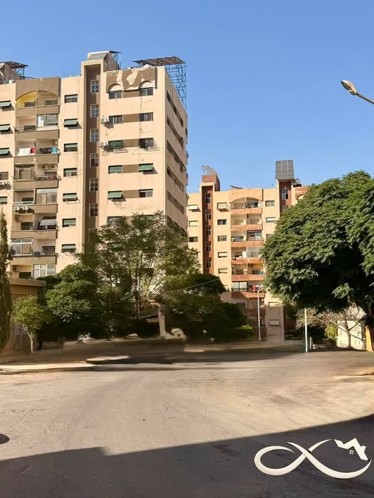 مصعد وتدفئة، شقة 140 م² طابق سابع