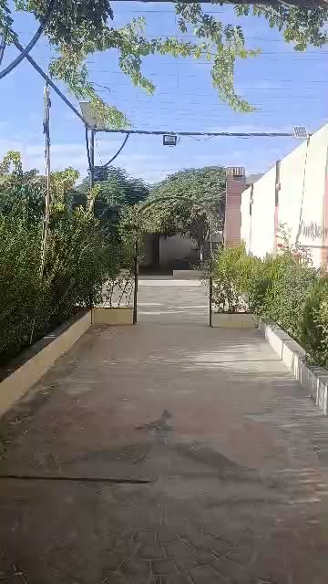 عقار 700 م² مع حديقة وكراج