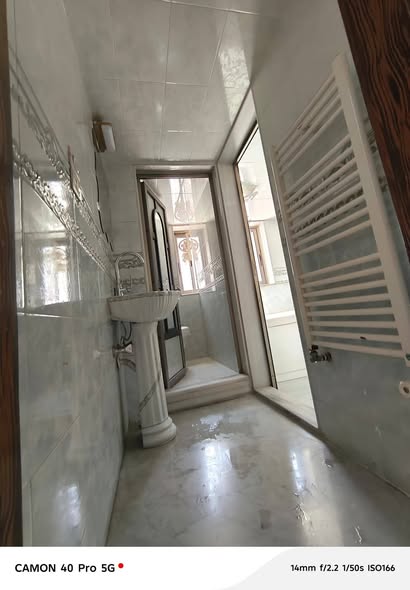 أرض مطروحة للإيجار