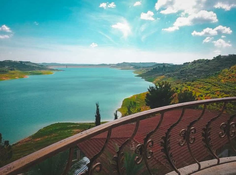 15-Bedroom Chalet for Sale in Latakia · 1,598 m²